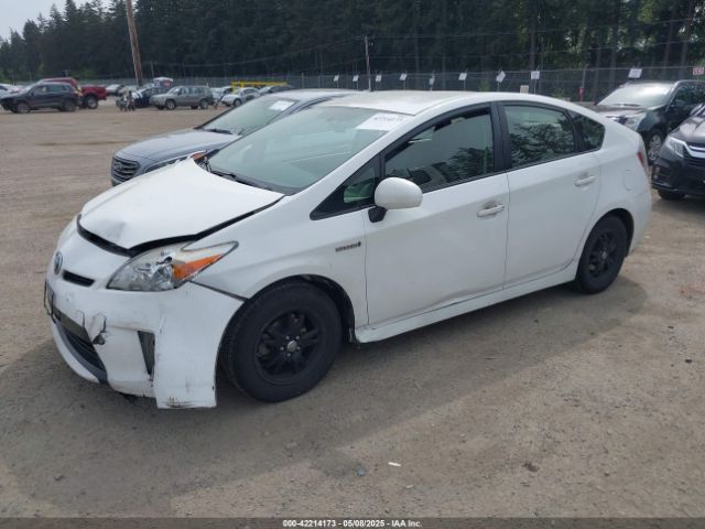 JTDKN3DU0F1946868 Toyota Prius Three