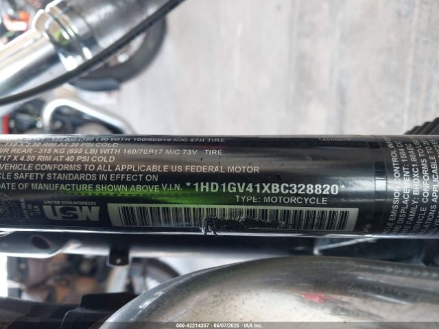 2011 HARLEY-DAVIDSON FXDC 1HD1GV41XBC328820 Photo 9