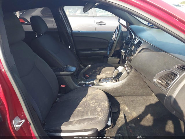 1C3CCBAB0EN207650 Chrysler 200 LX