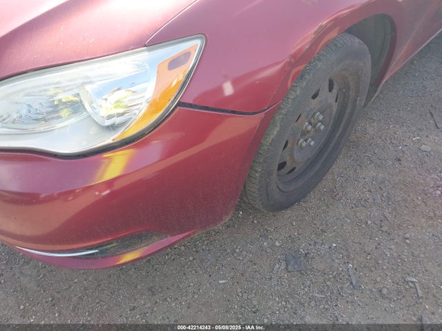 1C3CCBAB0EN207650 Chrysler 200 LX