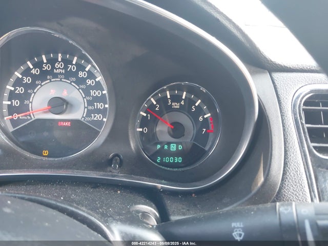 1C3CCBAB0EN207650 Chrysler 200 LX