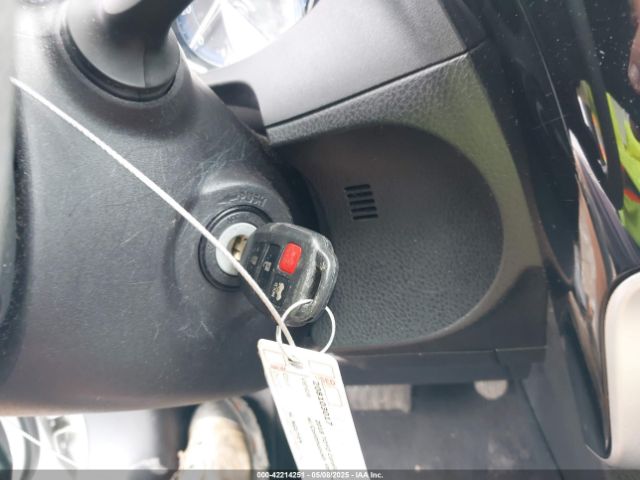2T1BURHE0JC006213 Toyota COROLLA LE