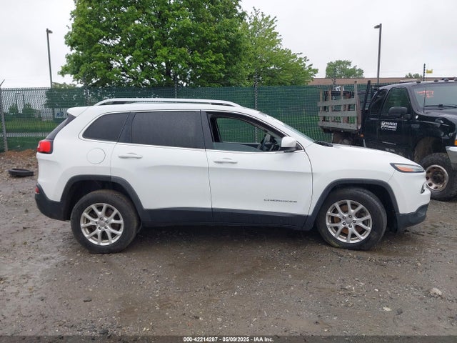 1C4PJMCB8GW372242 Jeep 2016