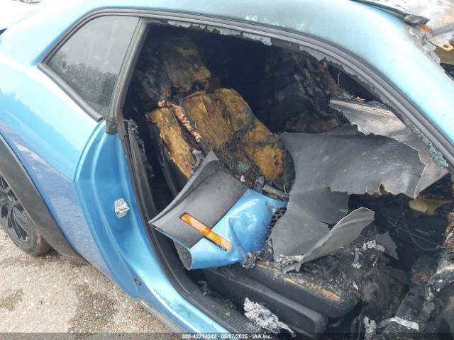 2C3CDZBT0GH184881 Dodge 2016
