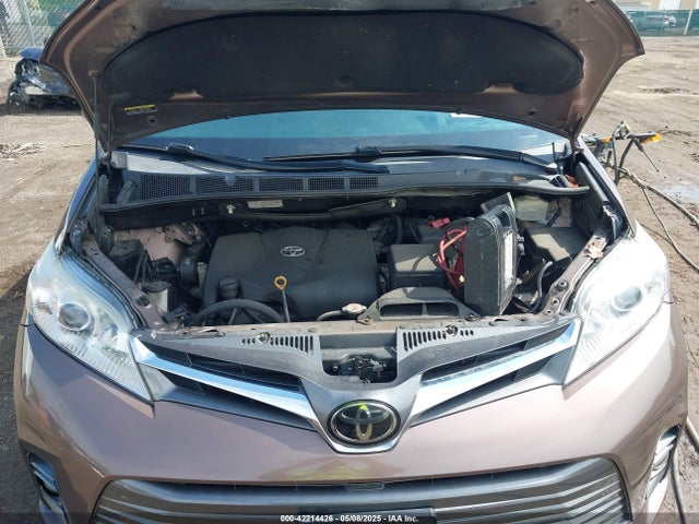 5TDYZ3DC7KS980857 Toyota Sienna Xle 8 Passenger