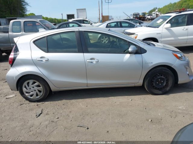 JTDKDTB38F1580333 Toyota Prius C Two
