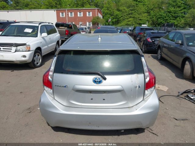 JTDKDTB38F1580333 Toyota Prius C Two