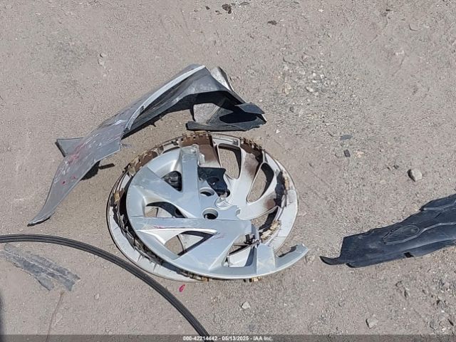 JTDKDTB38F1580333 Toyota Prius C Two