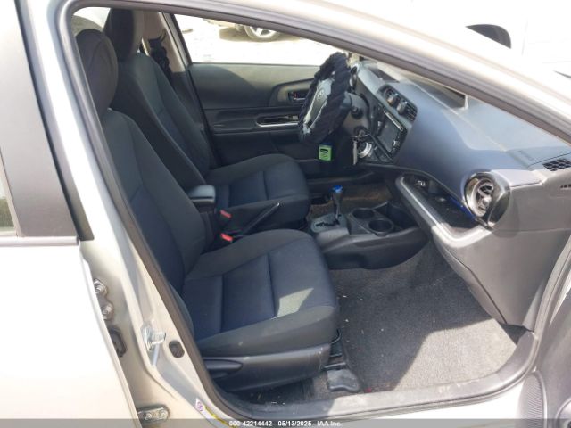 JTDKDTB38F1580333 Toyota Prius C Two