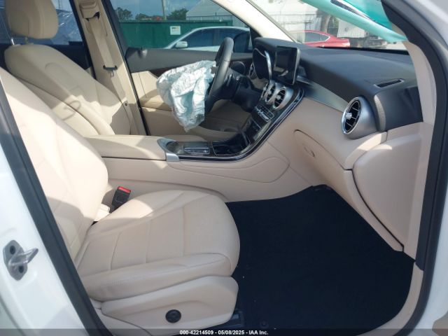 W1N0G8DB4NV395227 Mercedes-Benz Glc 300 Suv