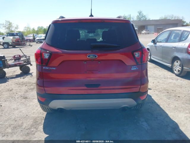 1FMCU9HD6KUA93515 Ford ESCAPE SEL