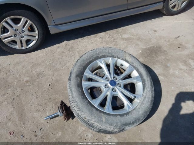 1FMCU9HD6KUA93515 Ford ESCAPE SEL