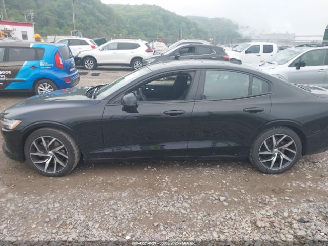 7JR102FK6LG035678 Volvo S60 T5 Momentum
