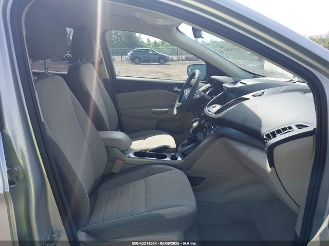 1FMCU9GX2GUB68987 Ford ESCAPE SE