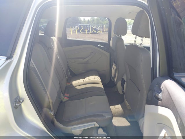 1FMCU9GX2GUB68987 Ford ESCAPE SE