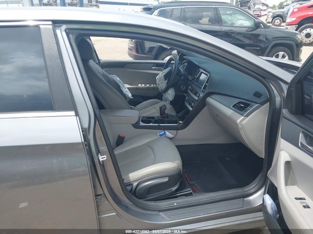 5NPE24AF0JH617106 Hyundai SONATA SE