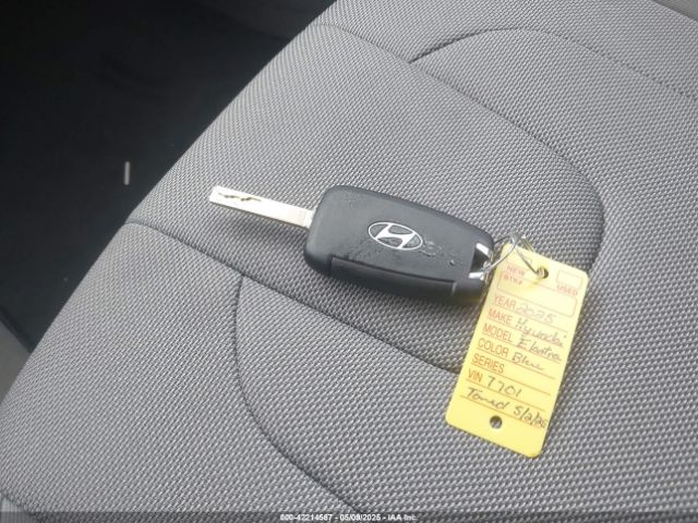 KMHLL4DG6SU987701 Hyundai ELANTRA SE