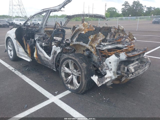 2022 AUDI Q8 WA1BVBF15ND021085 Photo 2