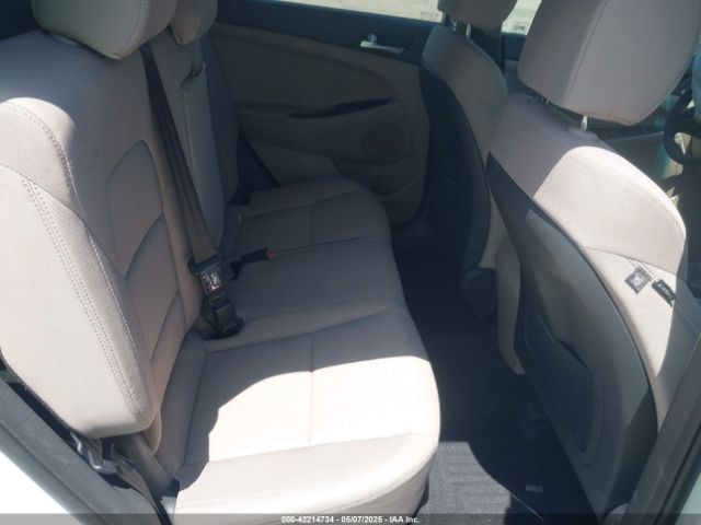 KM8J23A48KU055515 Hyundai TUCSON SE