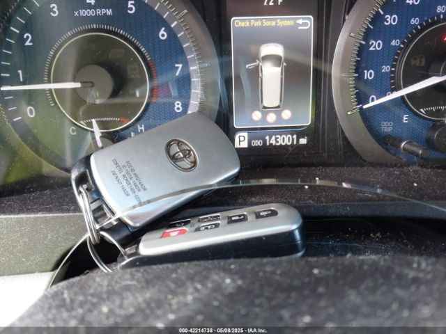 5TDYK3DC0GS766059 Toyota Sienna Xle Premium 8 Passenger