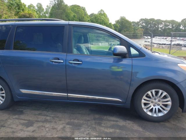 5TDYK3DC0GS766059 Toyota Sienna Xle Premium 8 Passenger