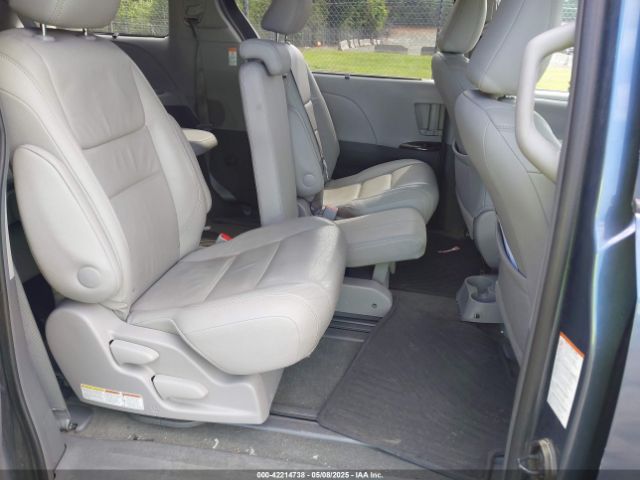 5TDYK3DC0GS766059 Toyota Sienna Xle Premium 8 Passenger