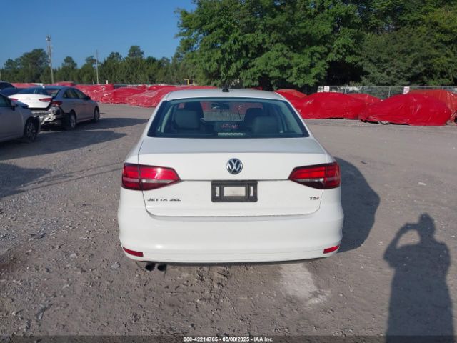 3VWL17AJ0GM375983 Volkswagen Jetta 1.8t Sel