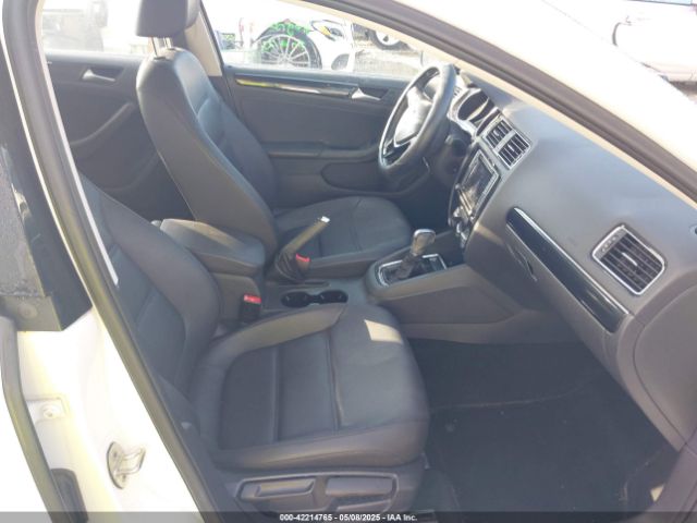 3VWL17AJ0GM375983 Volkswagen Jetta 1.8t Sel