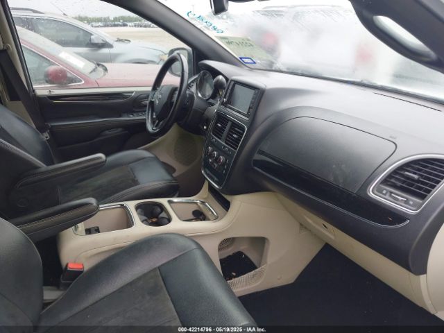 2C4RDGCG4KR717670 Dodge Grand Caravan Sxt