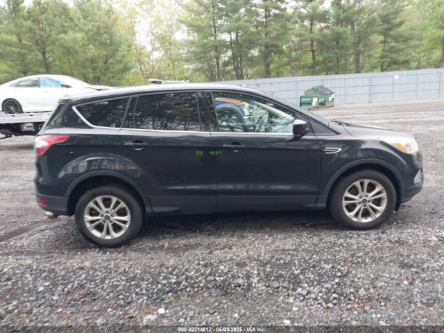 1FMCU9GD8HUD02814 Ford ESCAPE SE