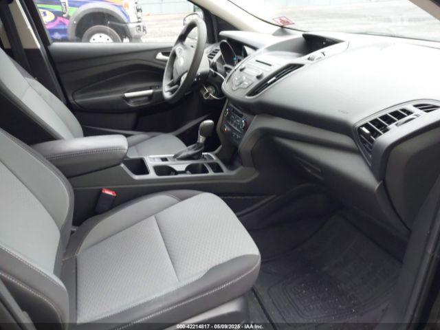 1FMCU9GD8HUD02814 Ford ESCAPE SE