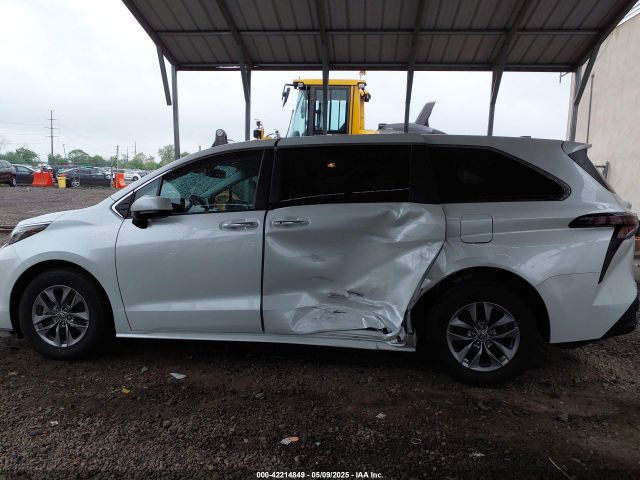 5TDYSKFC3PS083764 Toyota SIENNA XLE