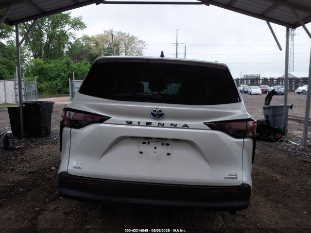 5TDYSKFC3PS083764 Toyota SIENNA XLE