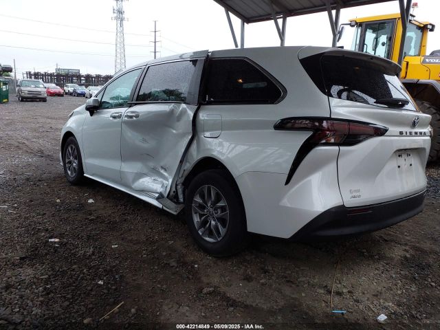 5TDYSKFC3PS083764 Toyota SIENNA XLE