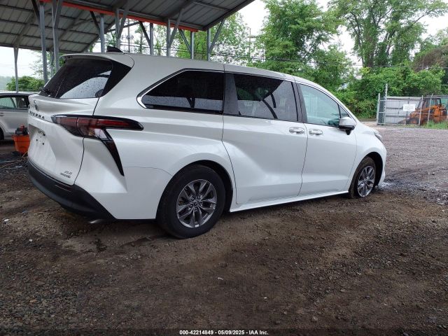 5TDYSKFC3PS083764 Toyota SIENNA XLE