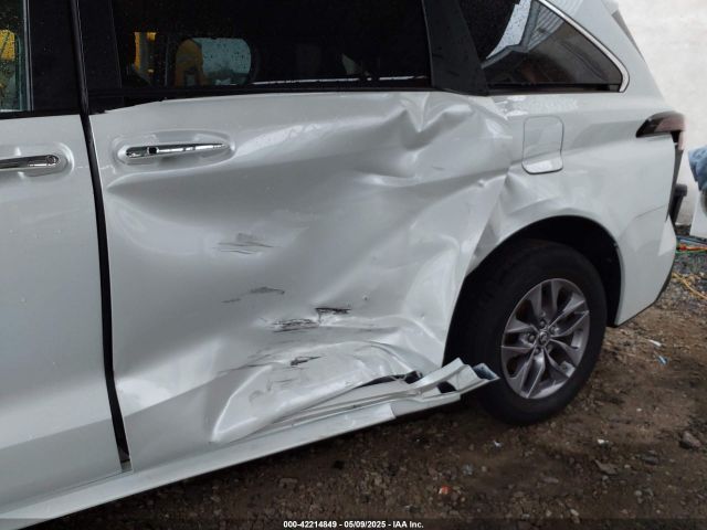 5TDYSKFC3PS083764 Toyota SIENNA XLE