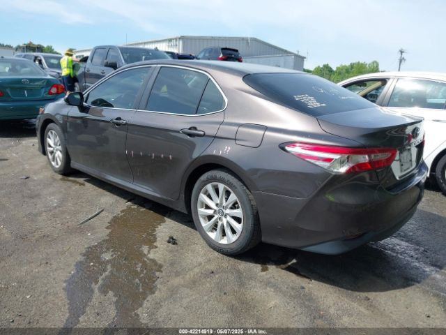 4T1B11HK5JU141122 Toyota CAMRY LE