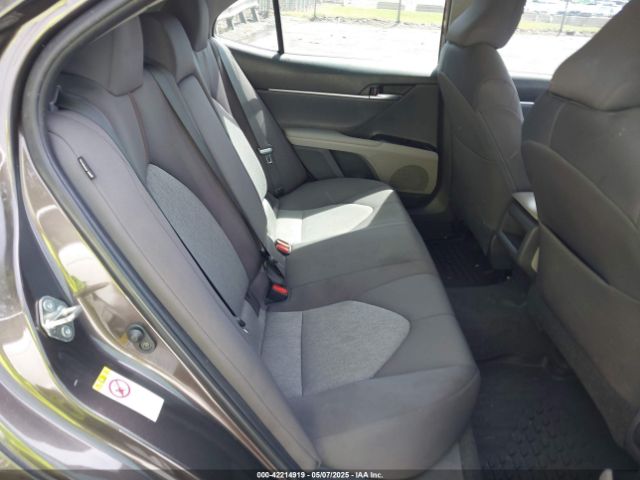 4T1B11HK5JU141122 Toyota CAMRY LE