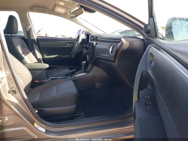 2T1BURHE1KC136602 Toyota COROLLA LE