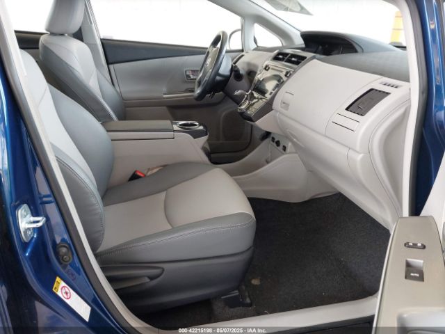 JTDZN3EU6FJ036865 Toyota Prius V Four