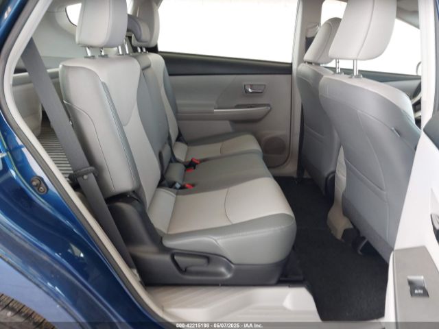 JTDZN3EU6FJ036865 Toyota Prius V Four