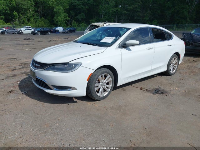 Chrysler 200 Limited 2016 1C3CCCAB2GN145709 Image 2
