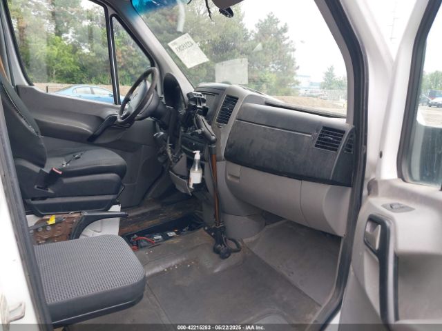 2011 MERCEDES-BENZ SPRINTER 2500 WD3PE8CB7B5583677 Photo 4