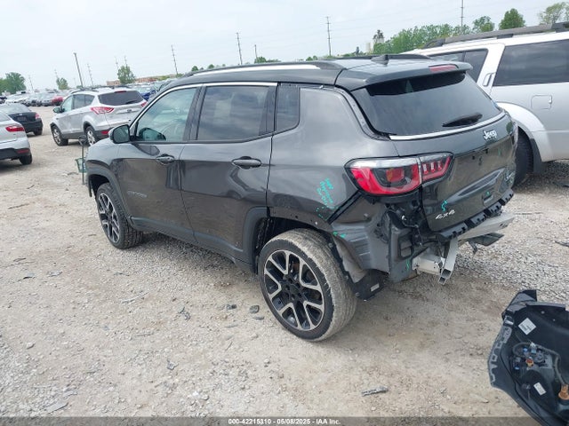 3C4NJDCB1JT481078 Jeep Compass Limited 4x4