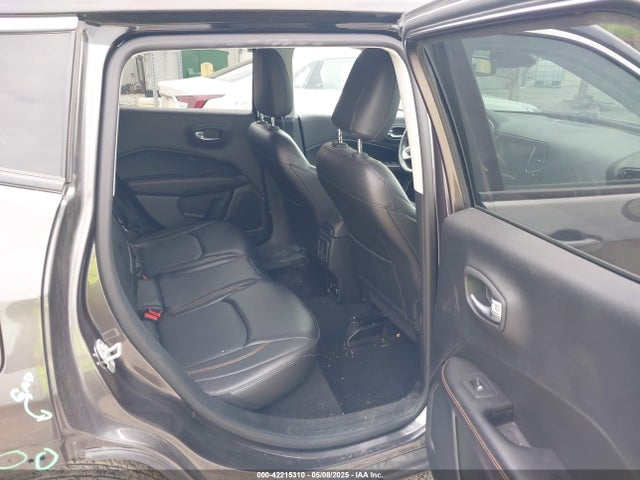 3C4NJDCB1JT481078 Jeep Compass Limited 4x4