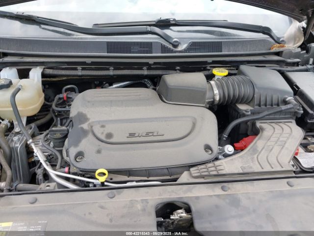 2C4RC1CG1NR105396 Chrysler Voyager