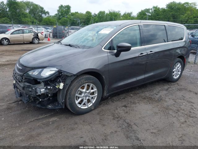 2C4RC1CG1NR105396 Chrysler Voyager