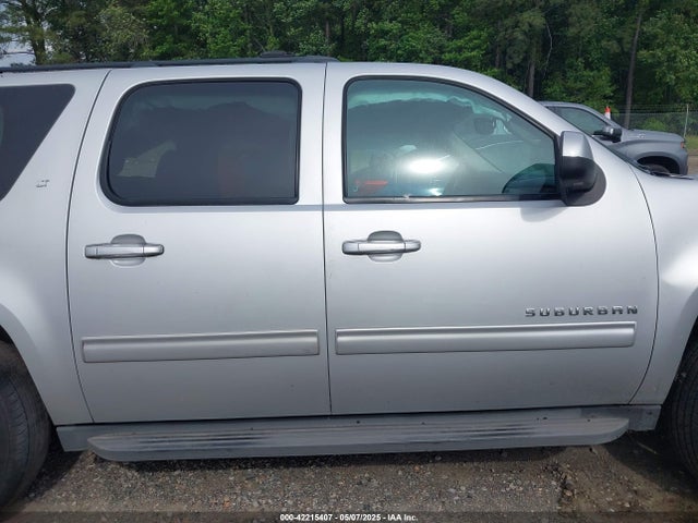 1GNSCJE0XER203597 Chevrolet Suburban 1500 Lt