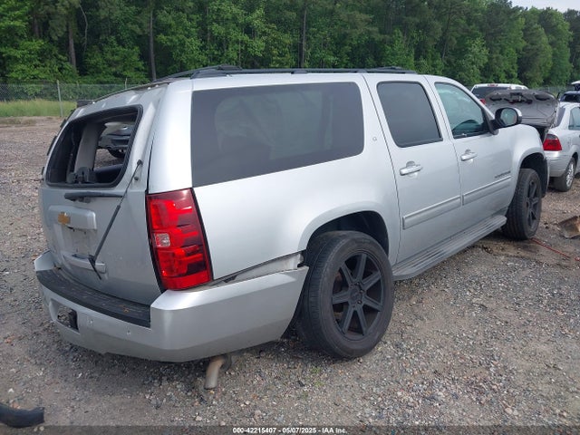 1GNSCJE0XER203597 Chevrolet Suburban 1500 Lt