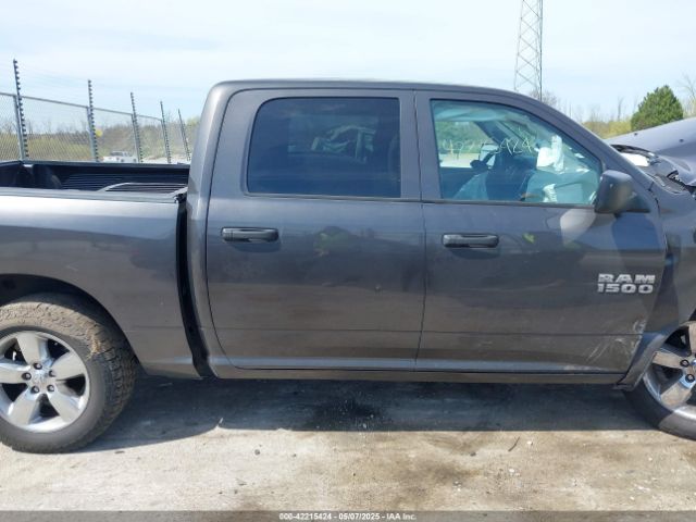 3C6RR7KG1JG238637 RAM 1500 Express  4x4 5'7 Box